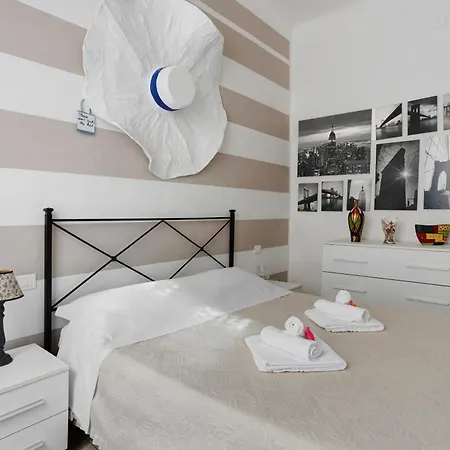 La First Ludy Apartment La Spezia
