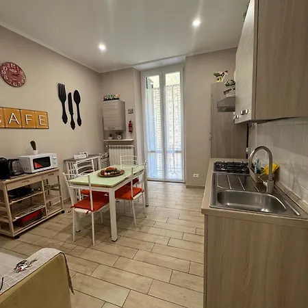 La First Ludy Apartamento *