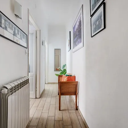 La First Ludy Apartamento *